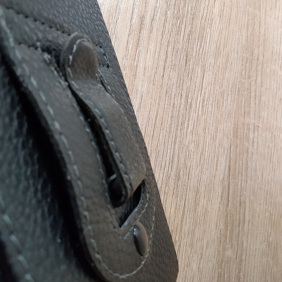 Leather phone holder with belt clip - Picture 4 of 6